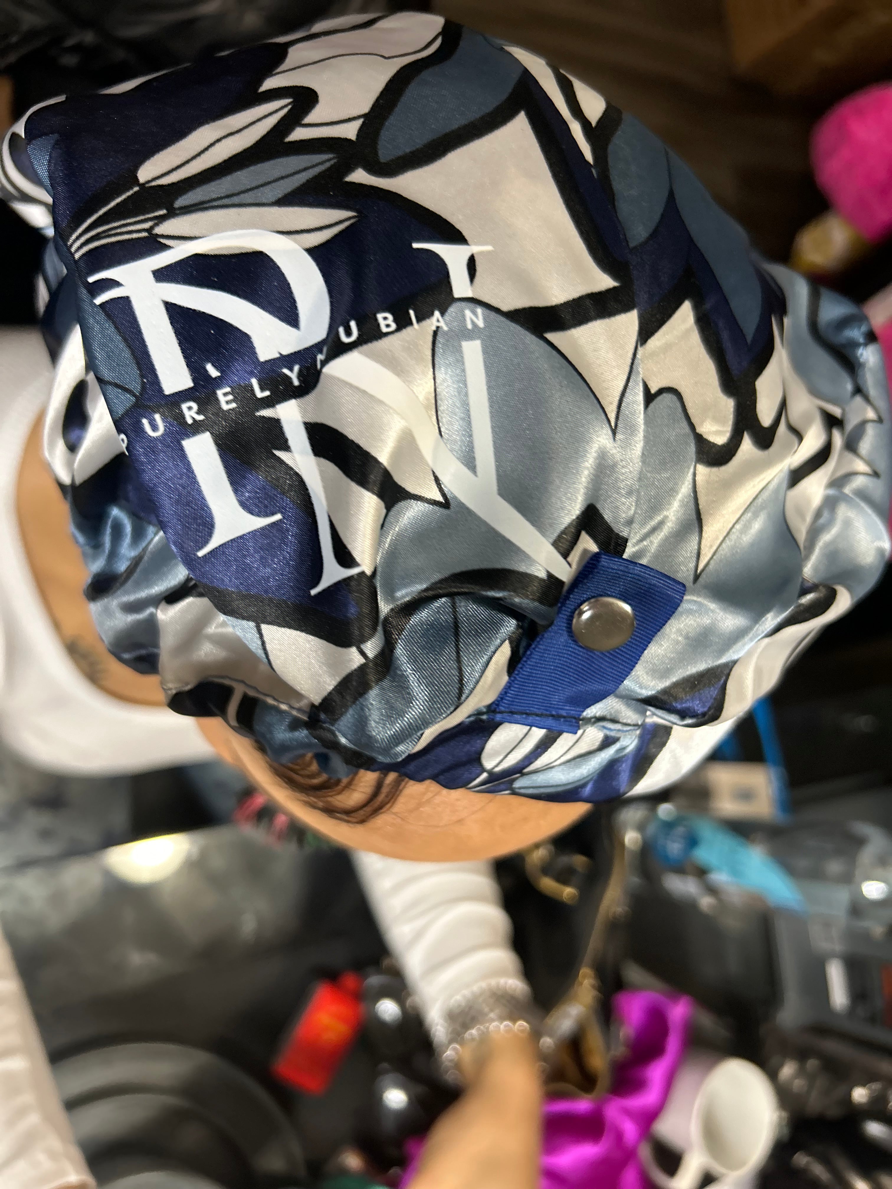 Noir Arvani Heaven Satin Bonnet