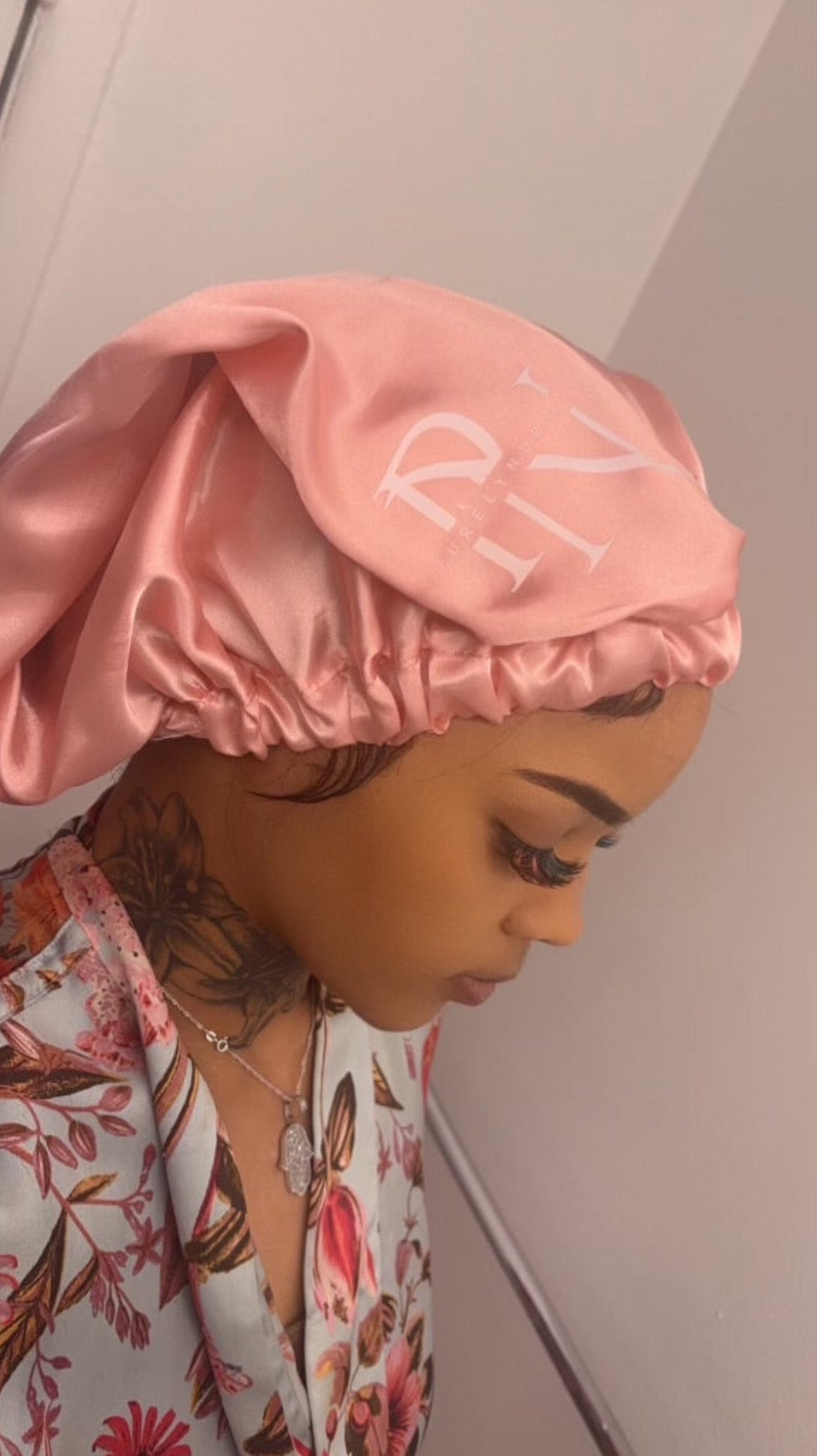 Noir Arvani Satni Bonnets