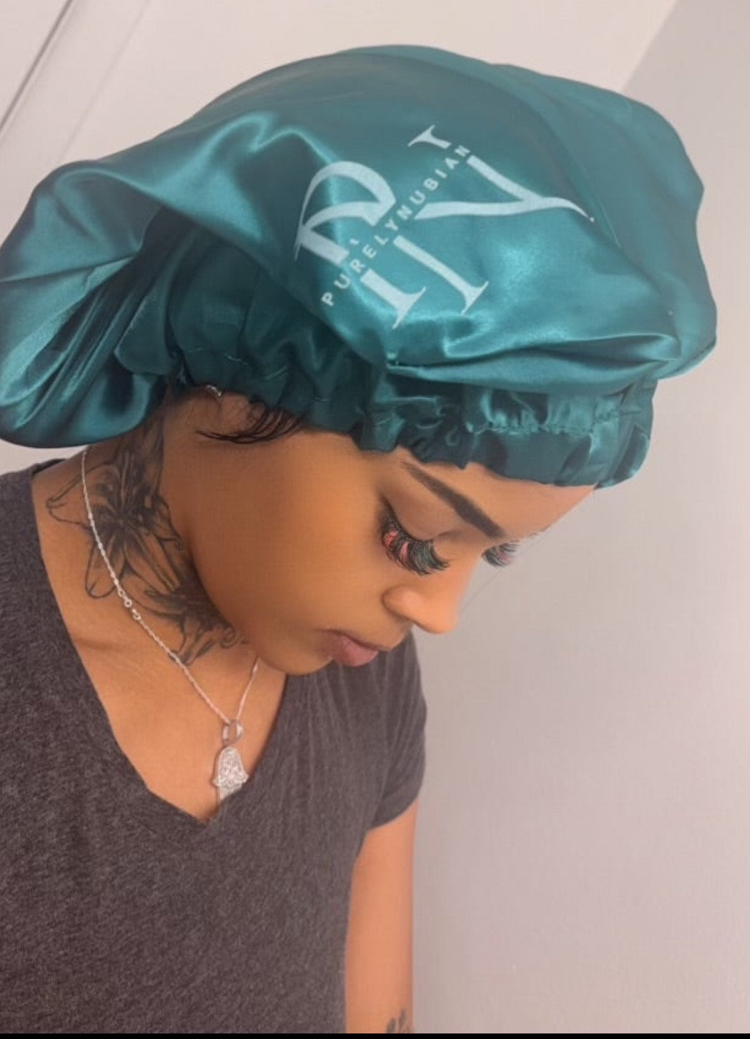 Noir Arvani Satni Bonnets