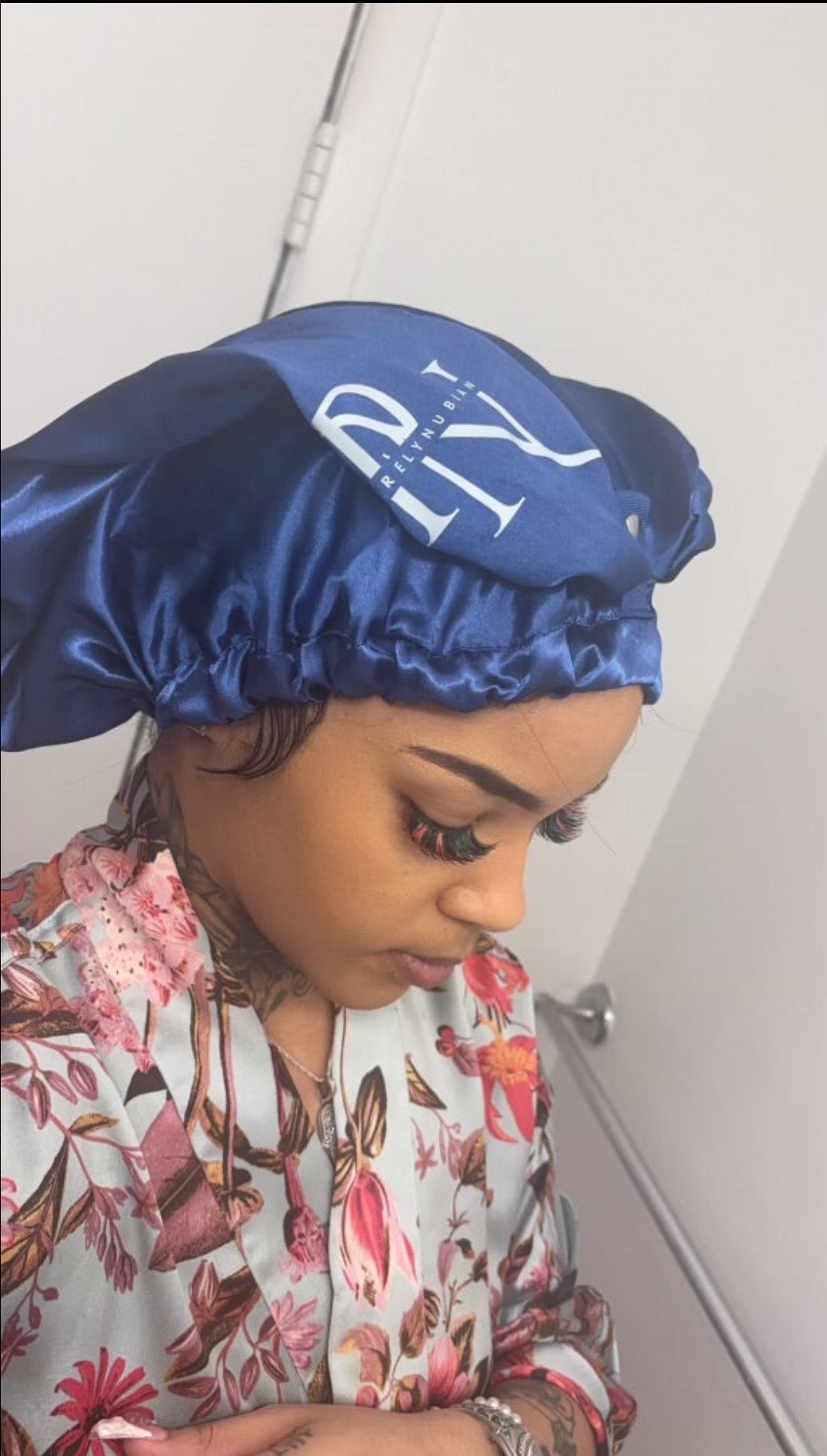 Noir Arvani Satni Bonnets